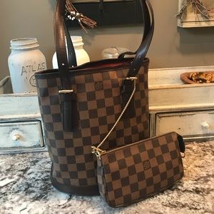 Louis Vuitton Damier Ebene Bucket Bag